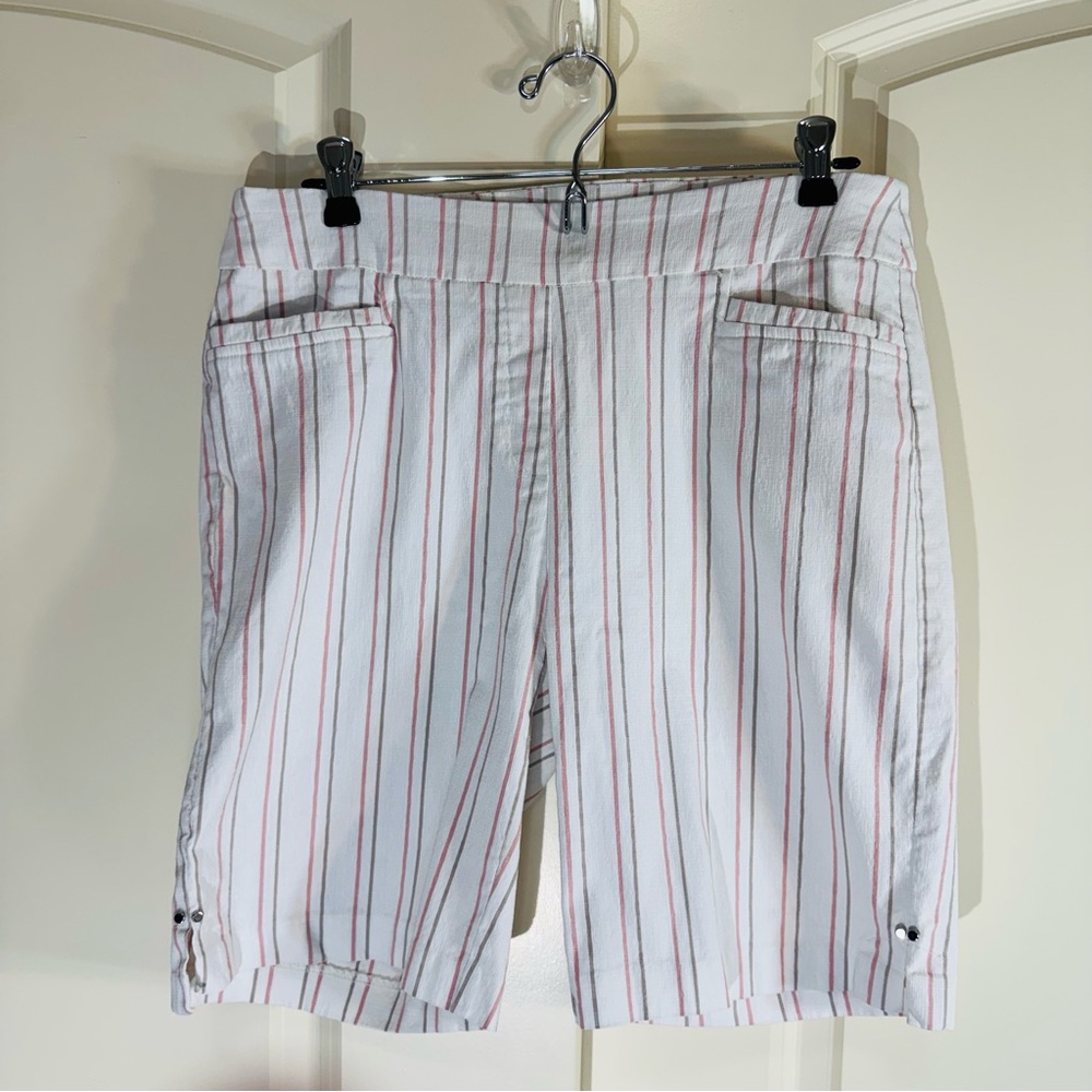 Bell Rose White with Pink and Beige Striped Pull-on Bermuda Shorts Large